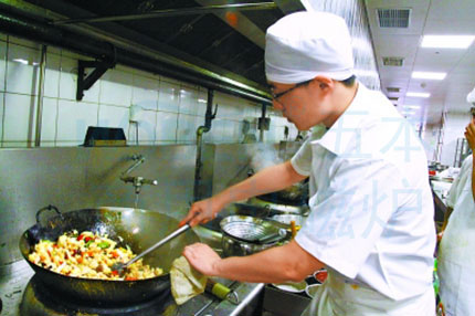 要說到酒店川菜爆炒，還數五本商用電磁爐